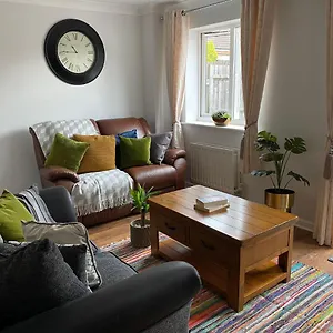  Guest house Only- Option Of The Entire House If Available - Private Property In Quiet Estate